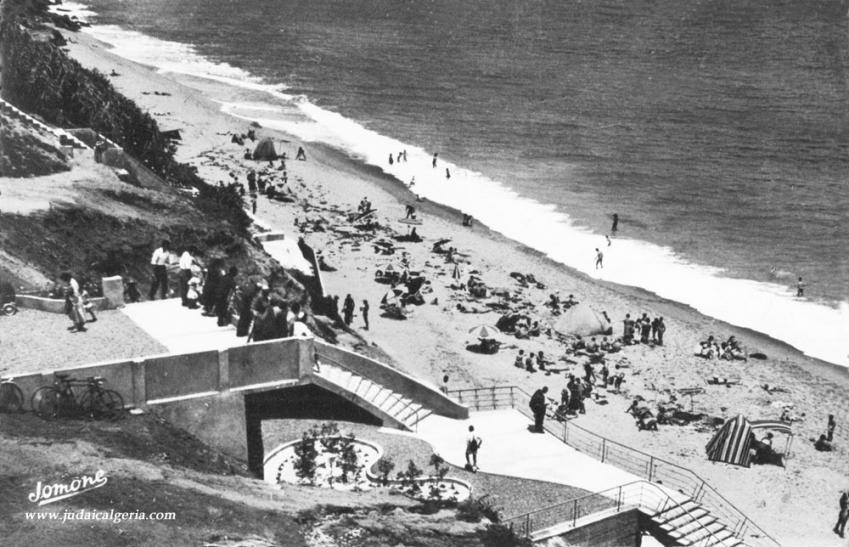 Ain taya escaliers de la plage