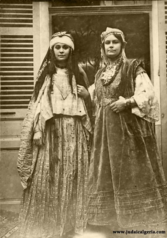 Alger jeunes femmes juives en costume