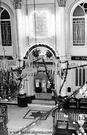 Bone interieur de la synagogue copy