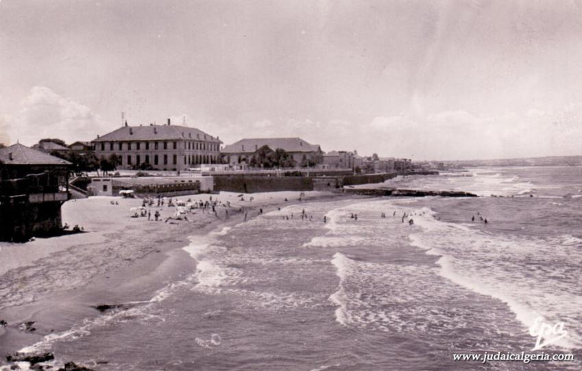 Fort de l eau vue sur le casino la plage