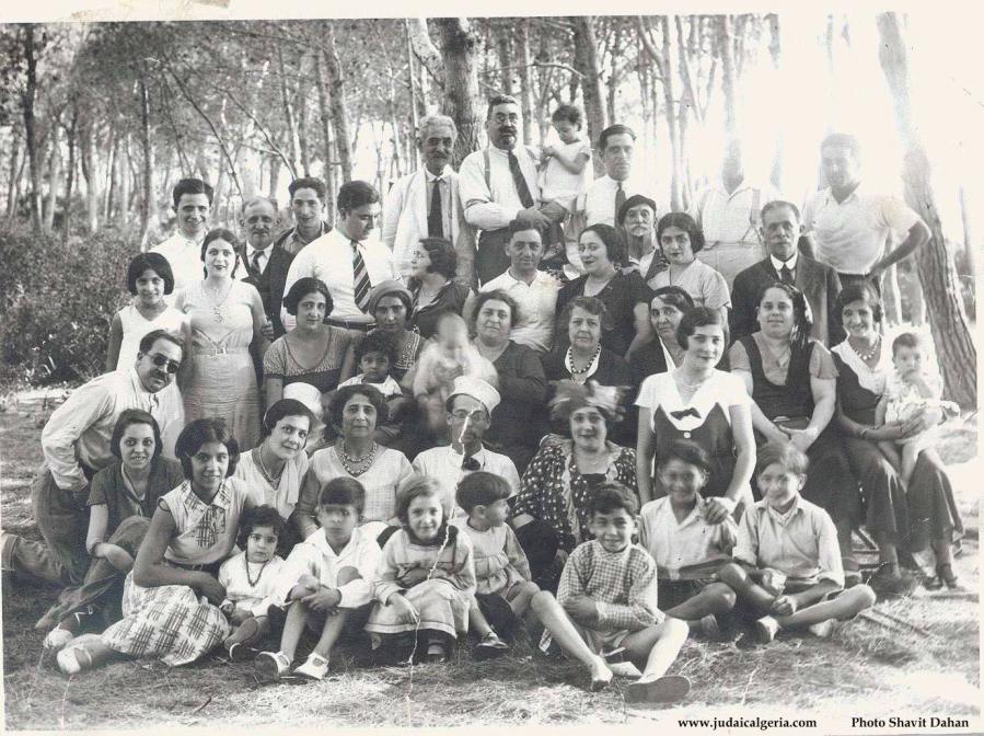 Pic nic familial a la foret de sidi ferruch 1932