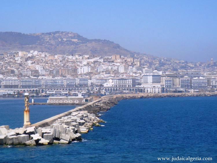 Alger la jetee du port