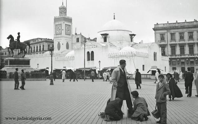 Alger place du gouvernement cireurs de chaussures