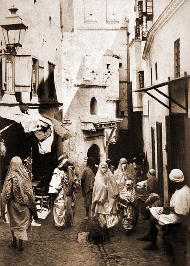 Alger une rue de la casbah en 1900