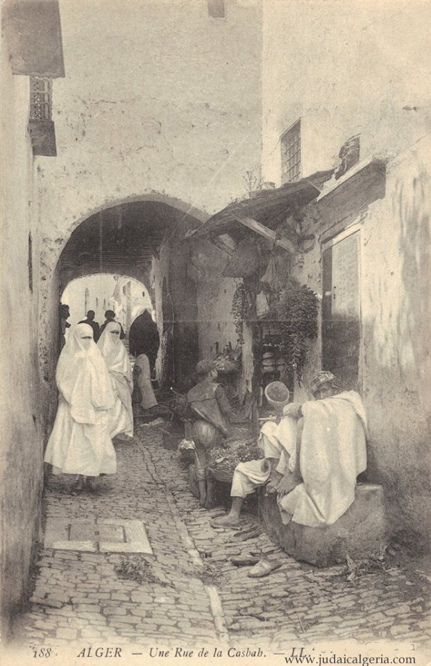 Alger une rue de la casbah