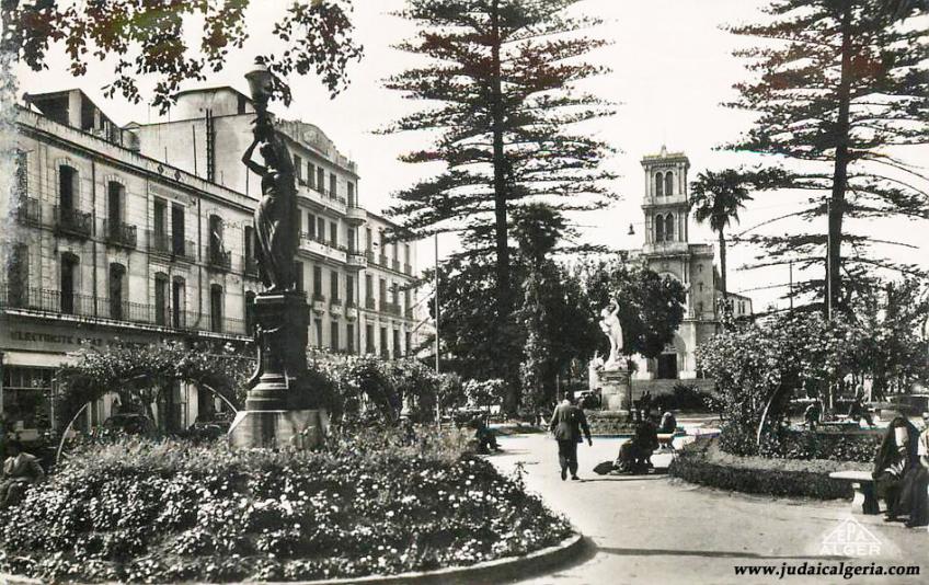 Bone le jardin de l hotel de ville 1