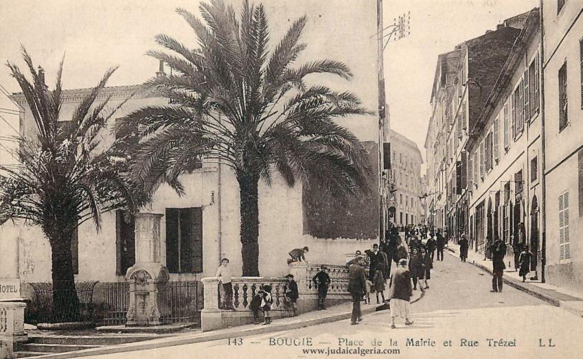 Bougie place de la mairie et rue trezel