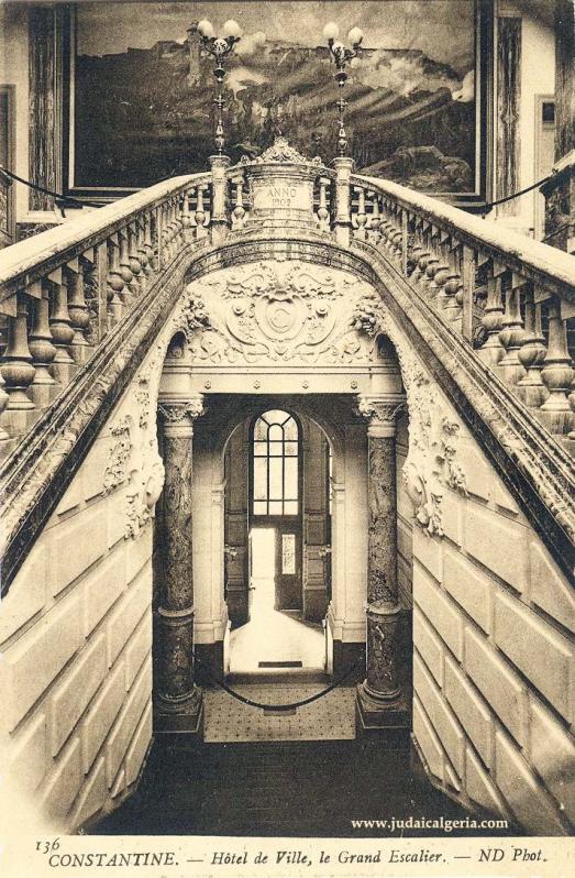 Constantine grand escalier de la mairie 1