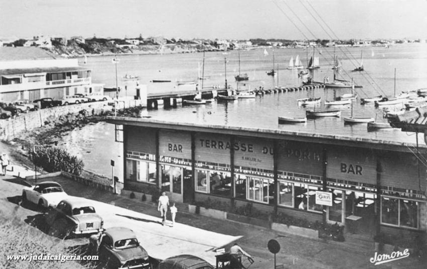 La perouse le port et son cafe