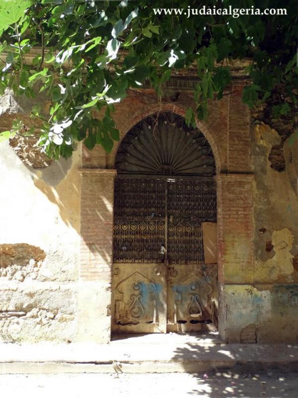 Porte de la synagogue de blida2