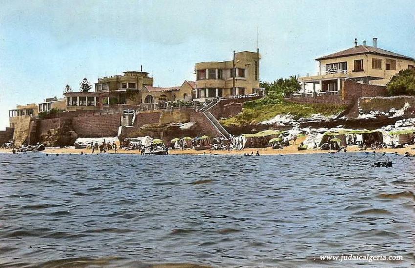 Suffren la plage et les cabanons