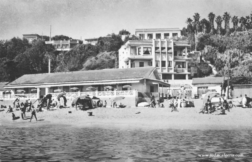 Surcouf la plage les flots bleus