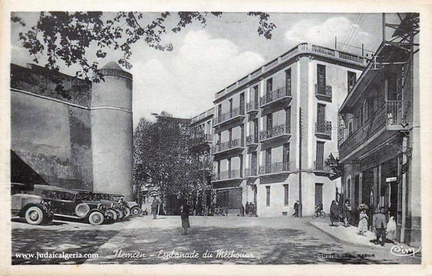 Tlemcen esplanade du mechouar